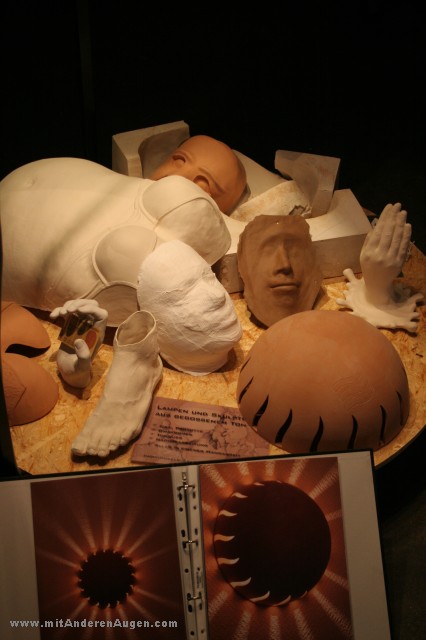 IMG_8978.JPG
Blende f/5.6
ISO 800
Brennweite 39/1
Blitz 16
Model Canon EOS 20D
2006:12:03 12:22:04
Ausstellung

(C) Oliver.Schweikart@mitAnderenAugen.com